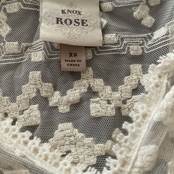 Beige Blouse Size “XS” but it’s like size M - Picture 2 of 2